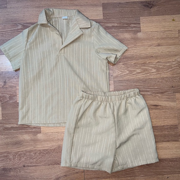 SHEIN Textured Two Piece Bundle - Picture 6 of 8